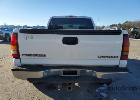 2000 Chevrolet Silverado K1500 z USA, uszkodzony, nr VIN 2GCEK19TXY1171258